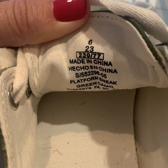 Cute Camo Shoes! - Picture 4 of 4